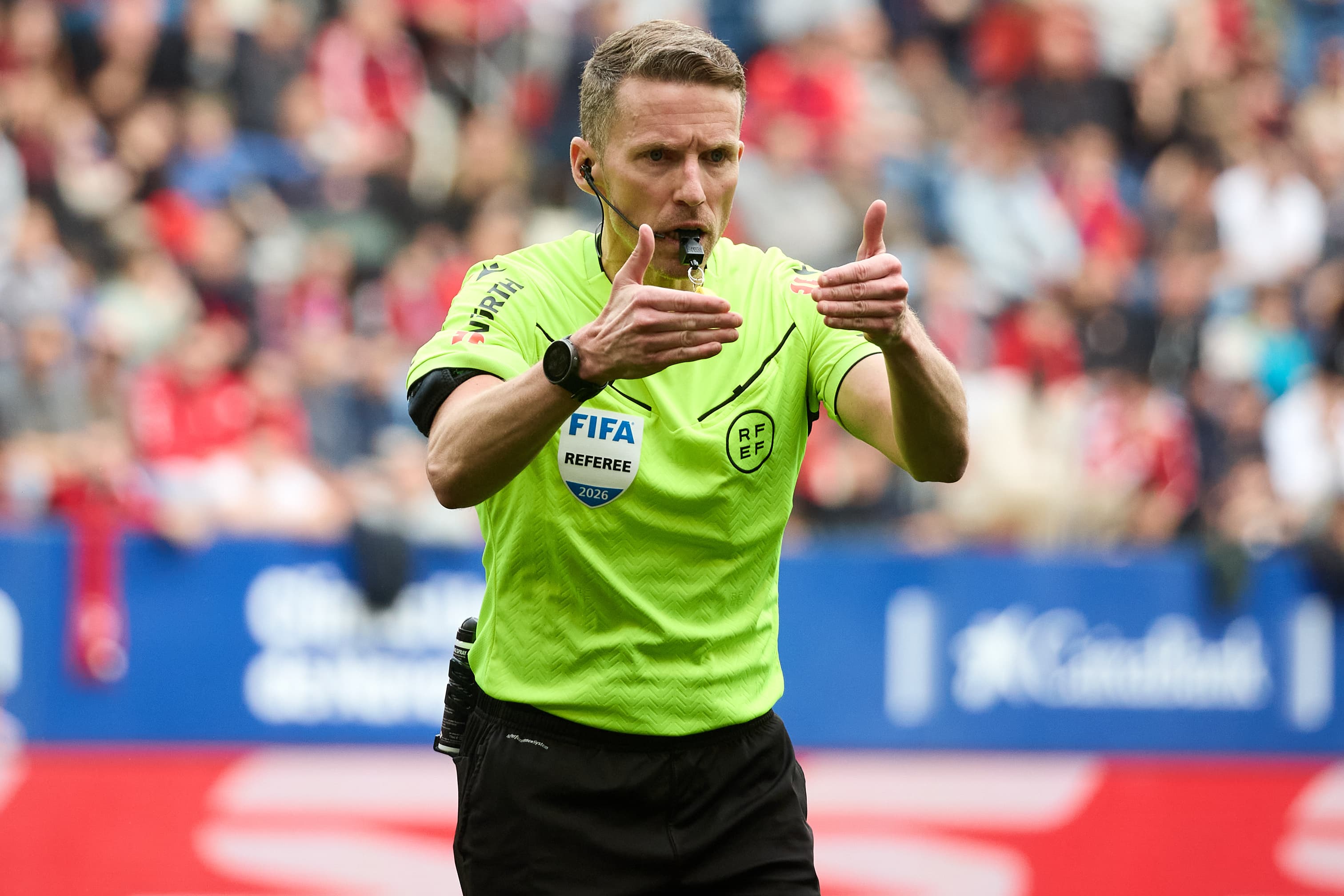 Alejandro Hernández Hernández (match referee) during the football match of LaLiga EA Sports between CA Osasuna and RCD Mallorca played in Pamplona (Spain) on 7 March 2026. Credit: Iñigo Alzugaray
